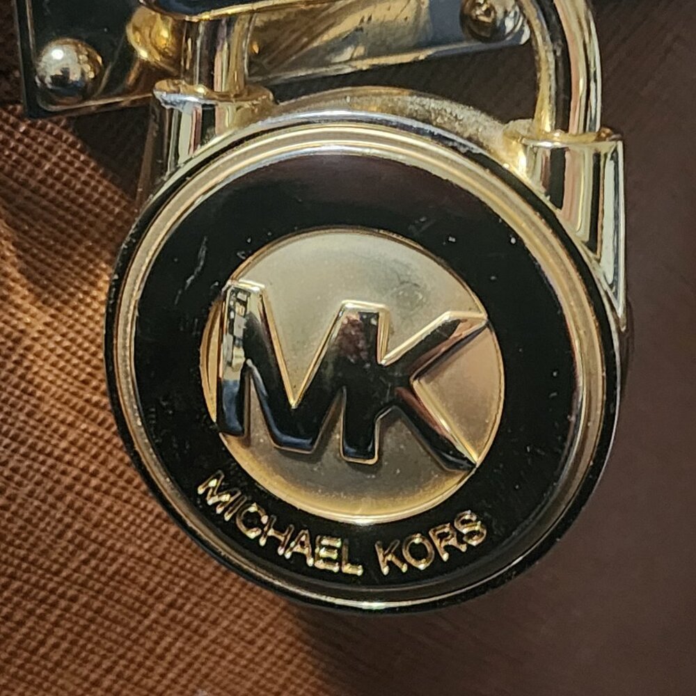 Condition Pre-Owned - Excellent Condition - image 4